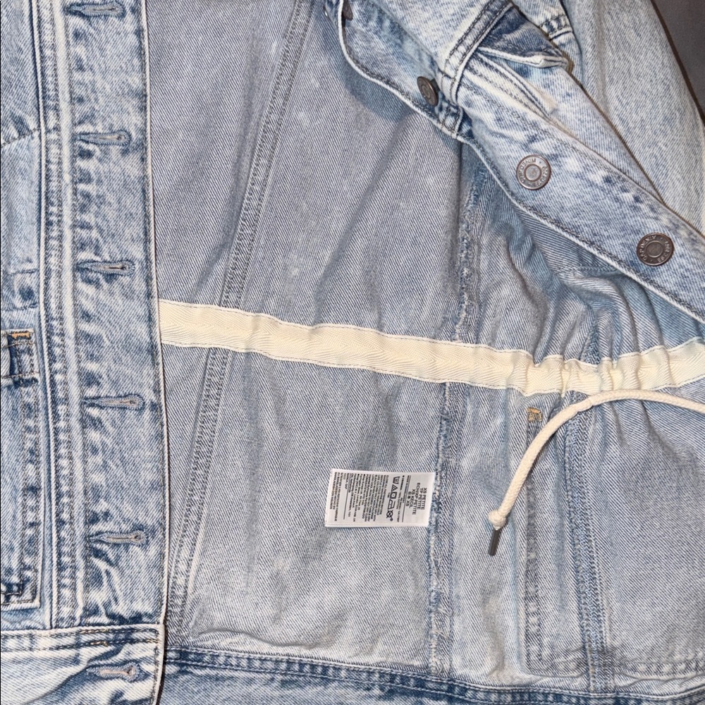 GAP Faded Blue Denim Jacket - Picture 6 of 10